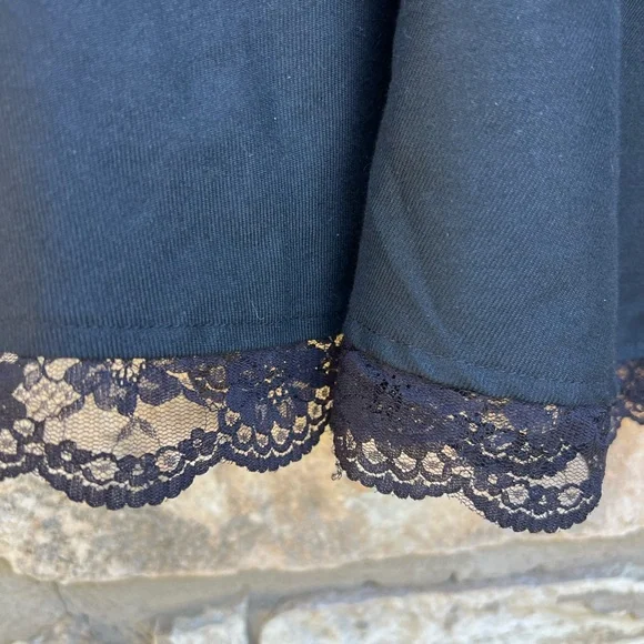 Thorn & Fable Black Gothcore Gothic Whimsigoth Mini Tiered Bow Lace Skirt small - Picture 5 of 8